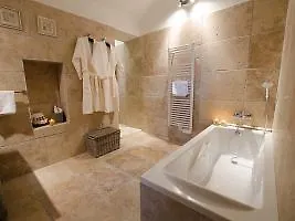 Le Chateau Des Cinq Cantons 2* Carpentras